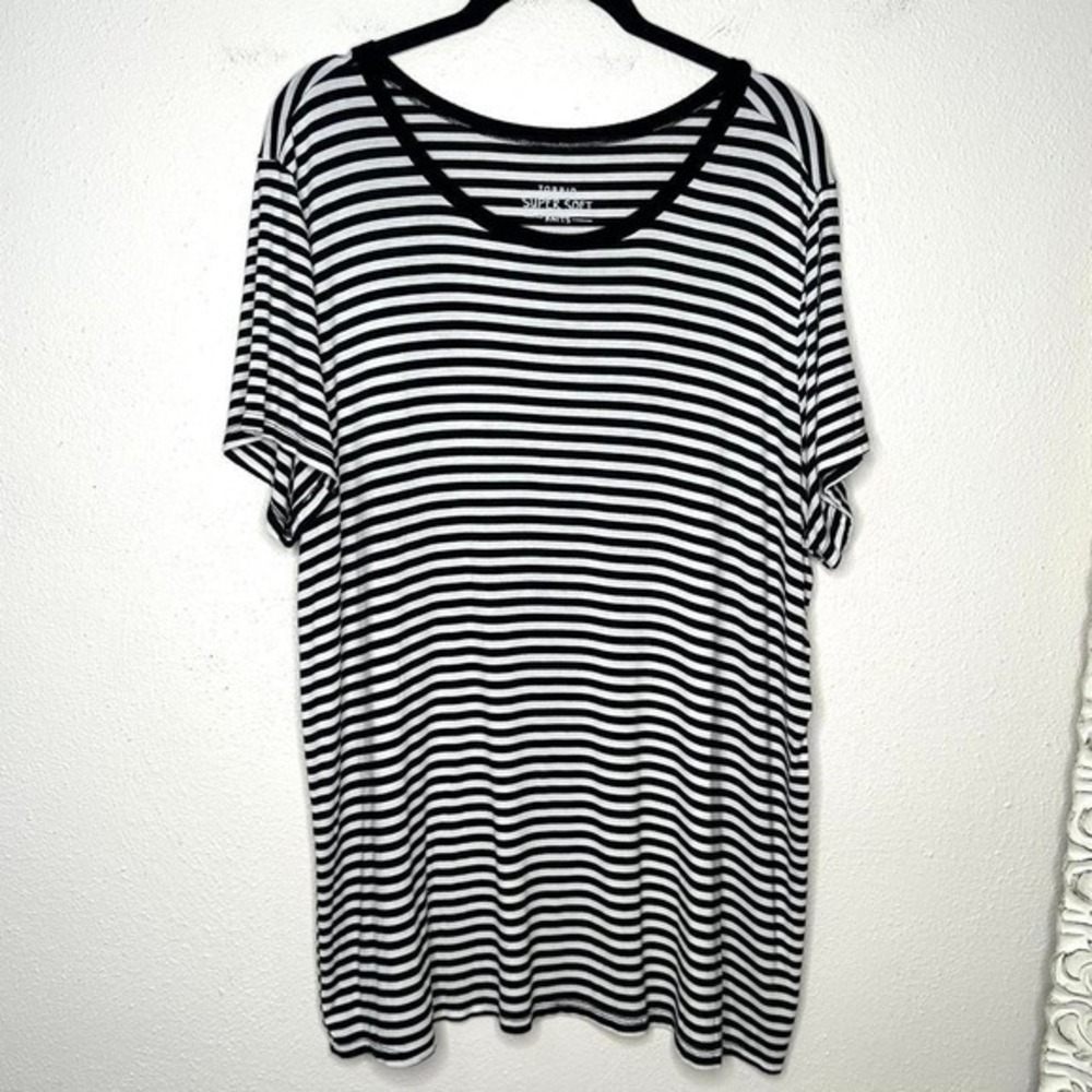 Torrid 2X Super Soft crew neck tee